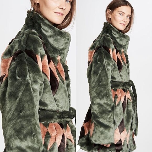 New Antik Batik
Khalim Coat   - Picture 3 of 8